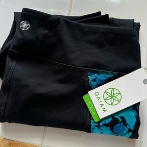 NWT Gaiam Crop Yoga Legging Pant Black with Turquoise Accent M